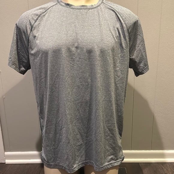 E. All In Motion gray technical fabric short sleeve workout tee. Large. - Picture 1 of 4